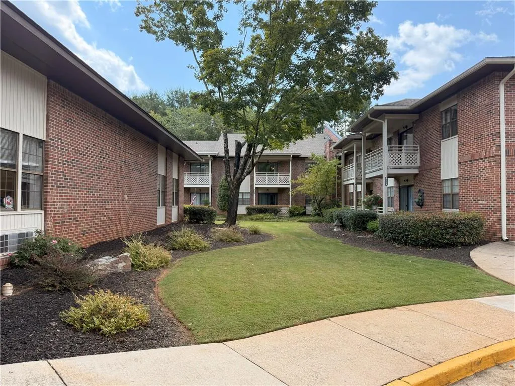 475 Mount Vernon Highway Ne Unit B211, Atlanta, Georgia 30328, 1 Bedroom Bedrooms, ,1 BathroomBathrooms,Residential,For Sale,475 Mount Vernon Highway Ne Unit B211,7644307
