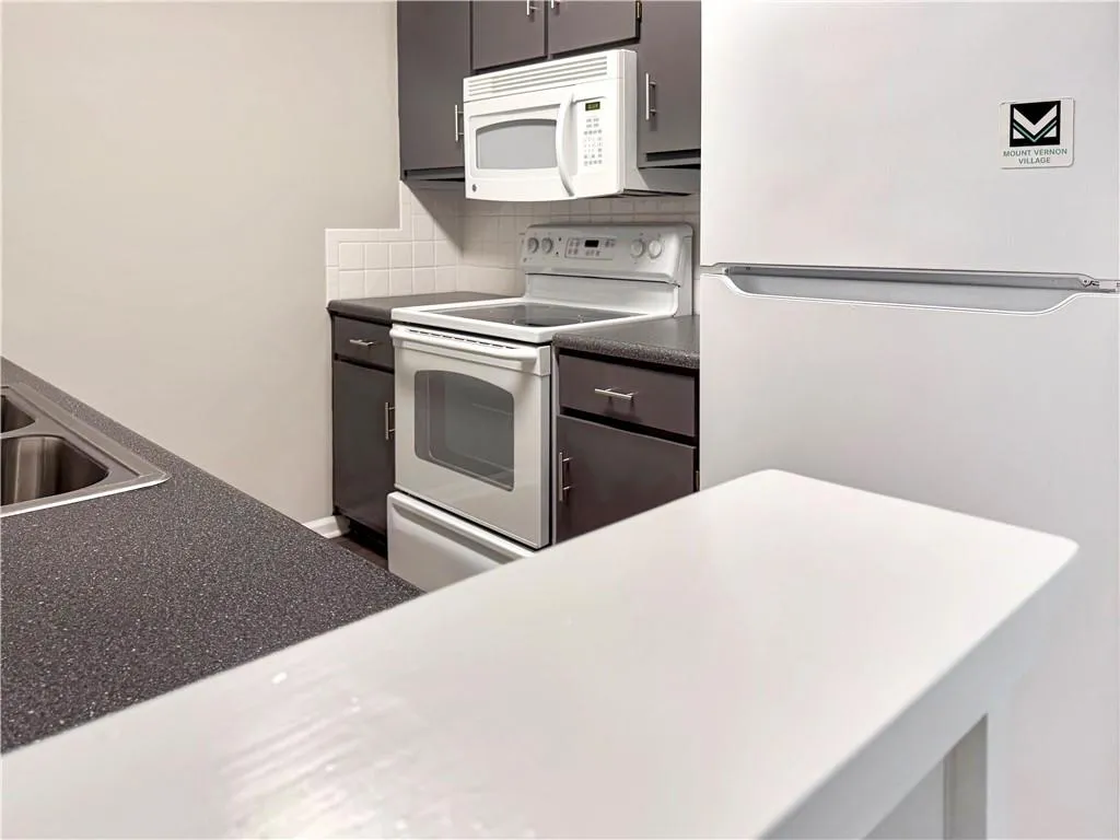 475 Mount Vernon Highway Ne Unit B211, Atlanta, Georgia 30328, 1 Bedroom Bedrooms, ,1 BathroomBathrooms,Residential,For Sale,475 Mount Vernon Highway Ne Unit B211,7644307