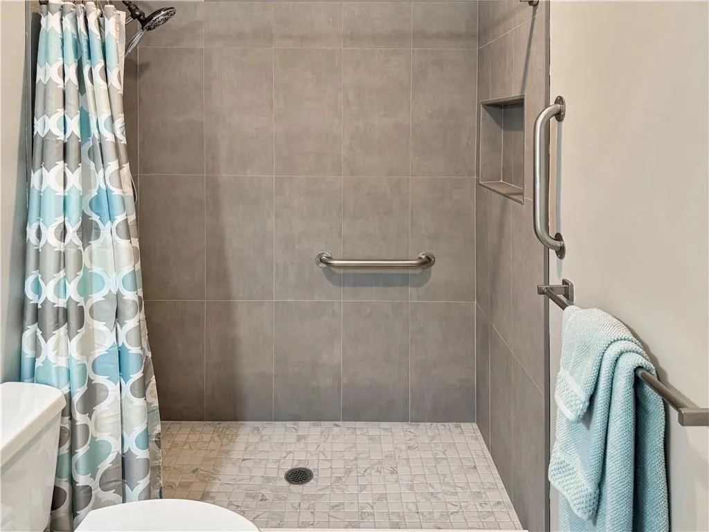 Step-in shower