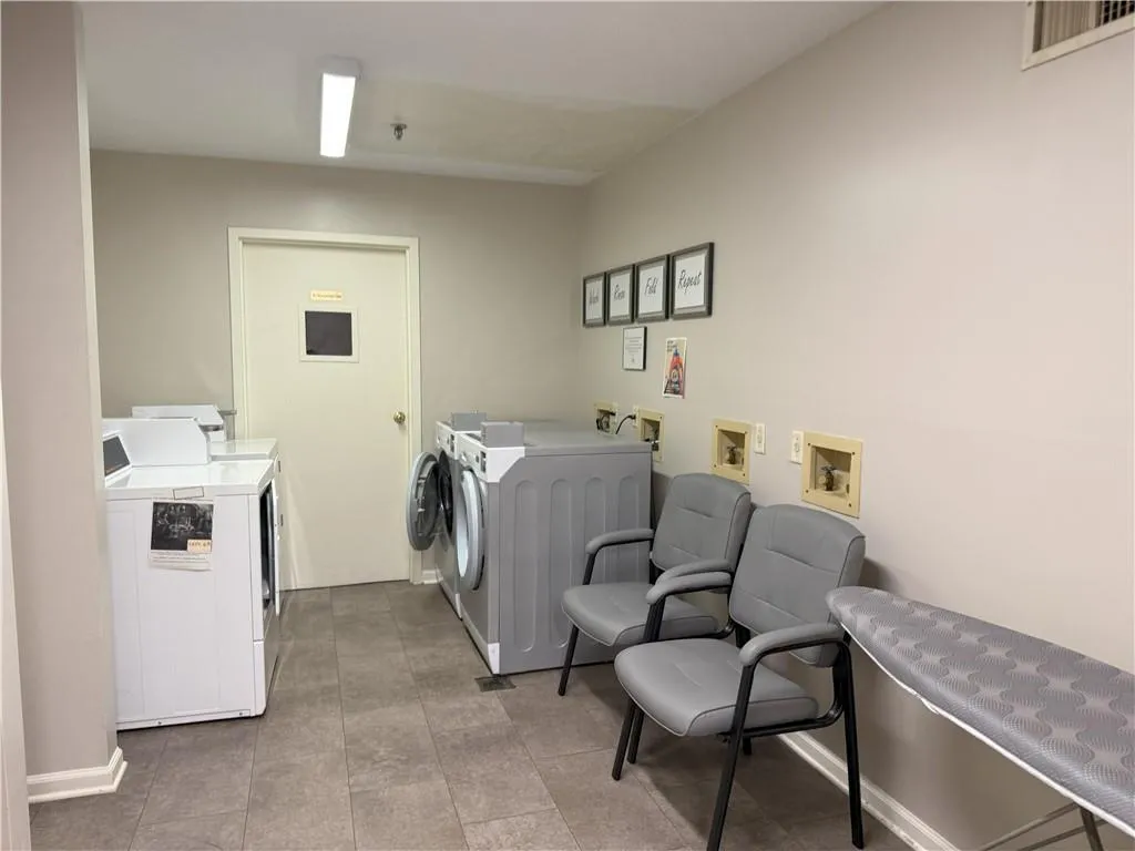 475 Mount Vernon Highway Ne Unit B211, Atlanta, Georgia 30328, 1 Bedroom Bedrooms, ,1 BathroomBathrooms,Residential,For Sale,475 Mount Vernon Highway Ne Unit B211,7644307