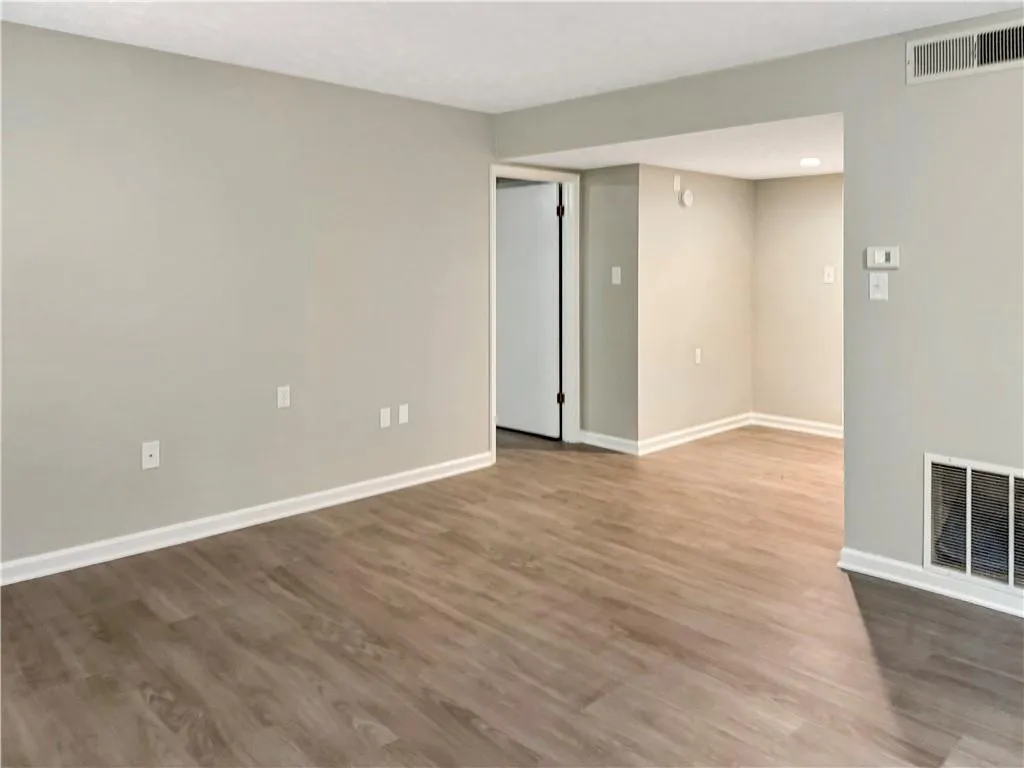 475 Mount Vernon Highway Ne Unit B211, Atlanta, Georgia 30328, 1 Bedroom Bedrooms, ,1 BathroomBathrooms,Residential,For Sale,475 Mount Vernon Highway Ne Unit B211,7644307