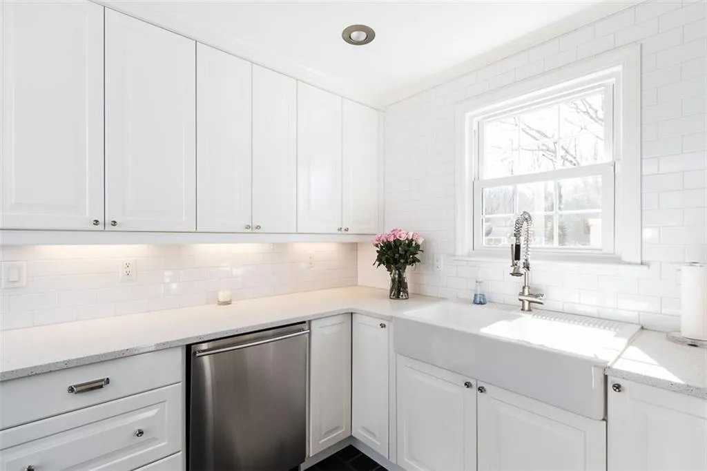 Georgia 30342, ,2 BathroomsBathrooms,Residential,Sold,5808403