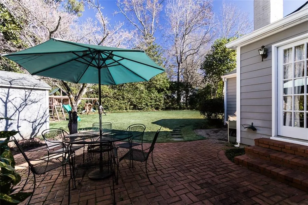 Georgia 30342, ,2 BathroomsBathrooms,Residential,Sold,5808403