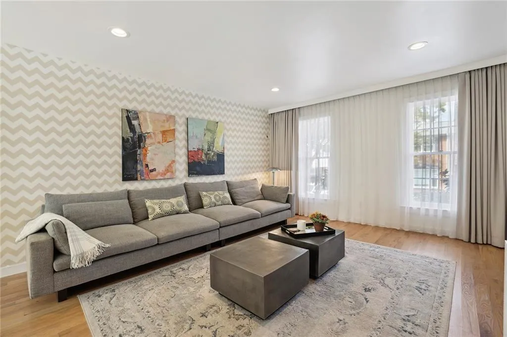 6520 Roswell Road Ne Unit 45, Sandy Springs, Georgia 30328, 3 Bedrooms Bedrooms, ,2 BathroomsBathrooms,Residential,Sold,6520 Roswell Road Ne Unit 45,7272562 6520 Roswell Road Ne Unit 45, Sandy Springs, Georgia 30328, 3 Bedrooms Bedrooms, ,2 BathroomsBathrooms,Residential,Sold,6520 Roswell Road Ne Unit 45,7272562