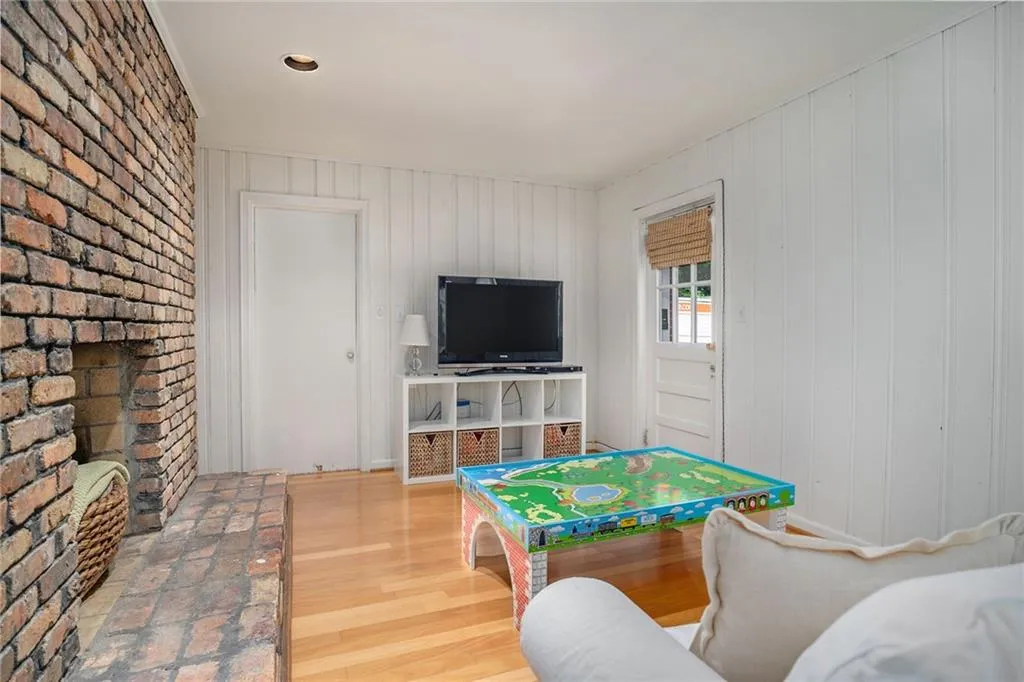 240 Forest Hills Drive, Atlanta, Georgia 30342, 4 Bedrooms Bedrooms, ,3 BathroomsBathrooms,Residential,Sold,240 Forest Hills Drive,6718042