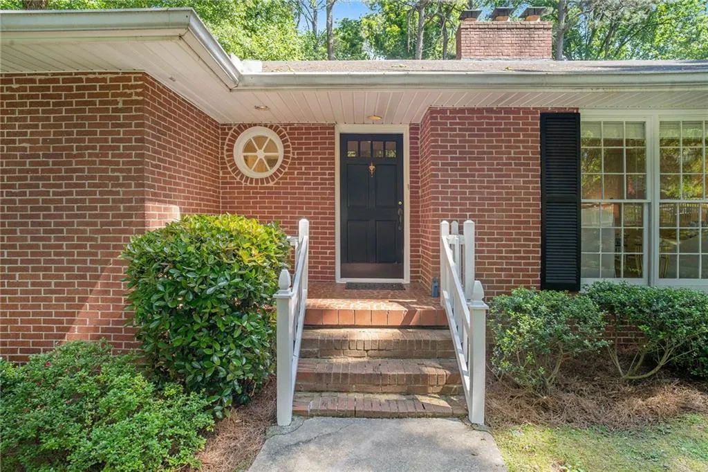 240 Forest Hills Drive, Atlanta, Georgia 30342, 4 Bedrooms Bedrooms, ,3 BathroomsBathrooms,Residential,Sold,240 Forest Hills Drive,6718042