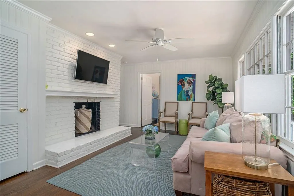 240 Forest Hills Drive, Atlanta, Georgia 30342, 4 Bedrooms Bedrooms, ,3 BathroomsBathrooms,Residential,Sold,240 Forest Hills Drive,6718042