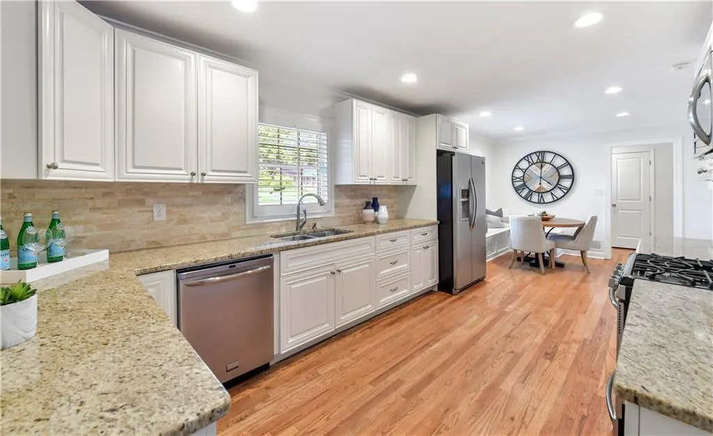 4675 Lake Forrest Drive, Atlanta, Georgia 30342, 4 Bedrooms Bedrooms, ,4 BathroomsBathrooms,Residential,Sold,4675 Lake Forrest Drive,6606534