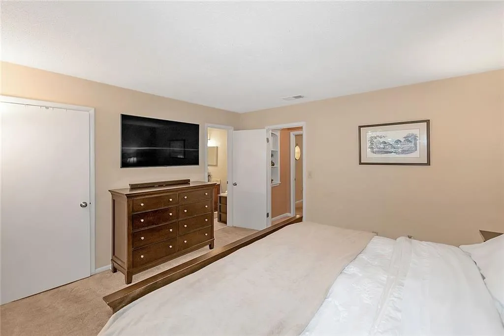 6900 Roswell Road Unit K6, Atlanta, Georgia 30328, 2 Bedrooms Bedrooms, ,2 BathroomsBathrooms,Residential,Sold,6900 Roswell Road Unit K6,7068130