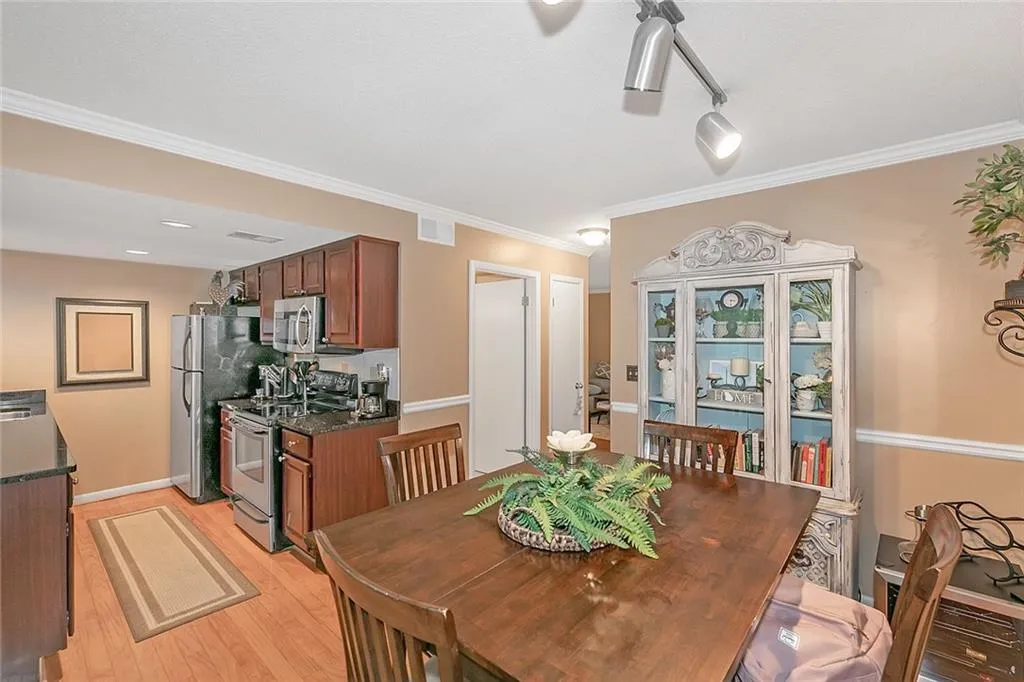 6900 Roswell Road Unit K6, Atlanta, Georgia 30328, 2 Bedrooms Bedrooms, ,2 BathroomsBathrooms,Residential,Sold,6900 Roswell Road Unit K6,7068130