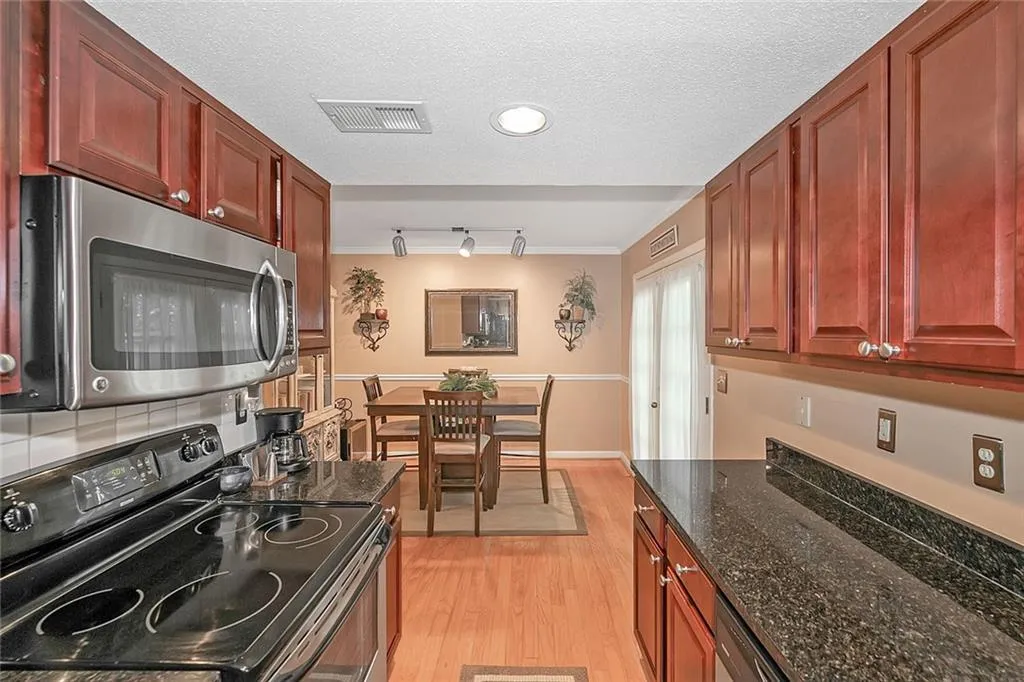 6900 Roswell Road Unit K6, Atlanta, Georgia 30328, 2 Bedrooms Bedrooms, ,2 BathroomsBathrooms,Residential,Sold,6900 Roswell Road Unit K6,7068130