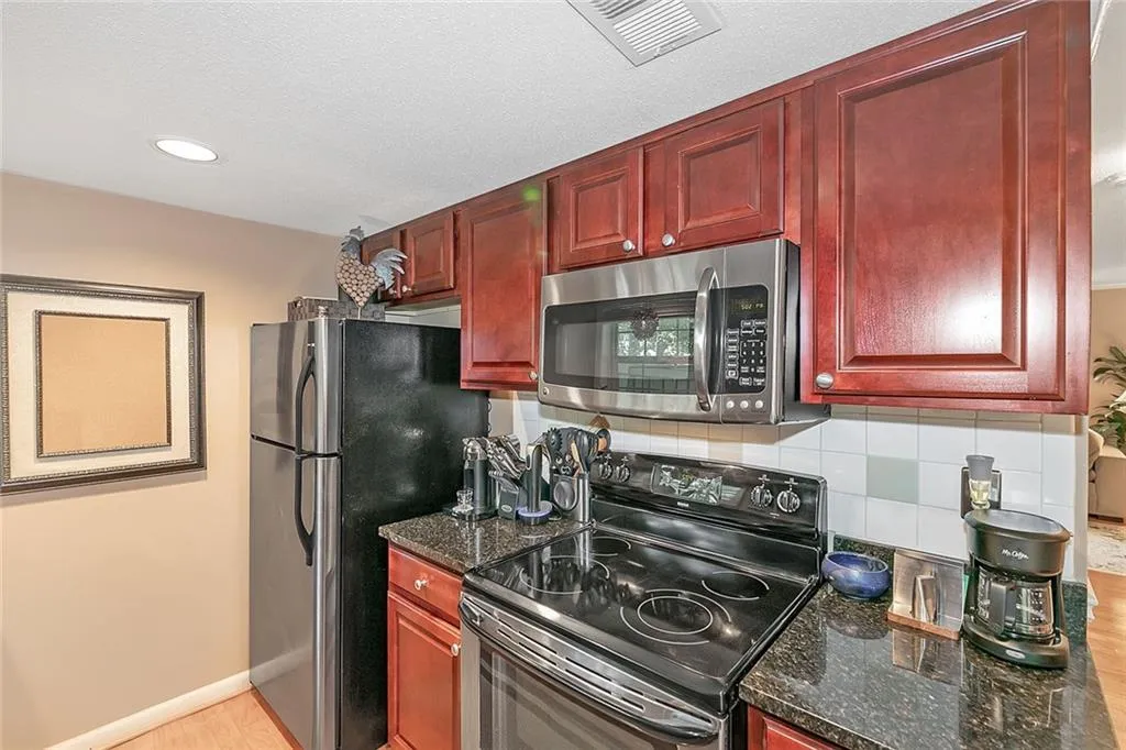 6900 Roswell Road Unit K6, Atlanta, Georgia 30328, 2 Bedrooms Bedrooms, ,2 BathroomsBathrooms,Residential,Sold,6900 Roswell Road Unit K6,7068130