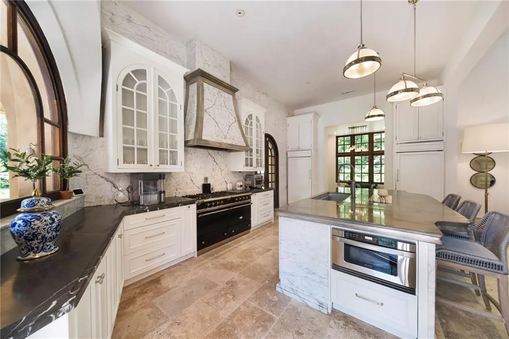 876 Crest Valley Drive, Atlanta, Georgia 30327, 7 Bedrooms Bedrooms, ,7 BathroomsBathrooms,Residential,Sold,876 Crest Valley Drive,6912509