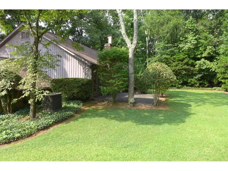 605 River Valley Road, Sandy Springs, Georgia 30328, 4 Bedrooms Bedrooms, ,3 BathroomsBathrooms,Residential,Sold,605 River Valley Road,5569239