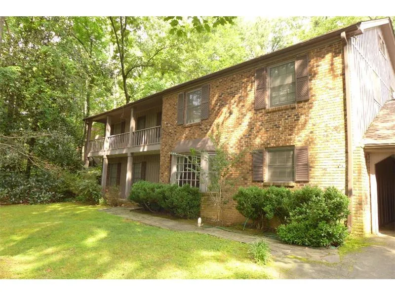 605 River Valley Road, Sandy Springs, Georgia 30328, 4 Bedrooms Bedrooms, ,3 BathroomsBathrooms,Residential,Sold,605 River Valley Road,5569239