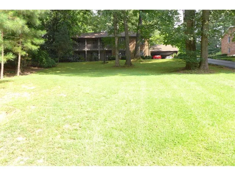 605 River Valley Road, Sandy Springs, Georgia 30328, 4 Bedrooms Bedrooms, ,3 BathroomsBathrooms,Residential,Sold,605 River Valley Road,5569239