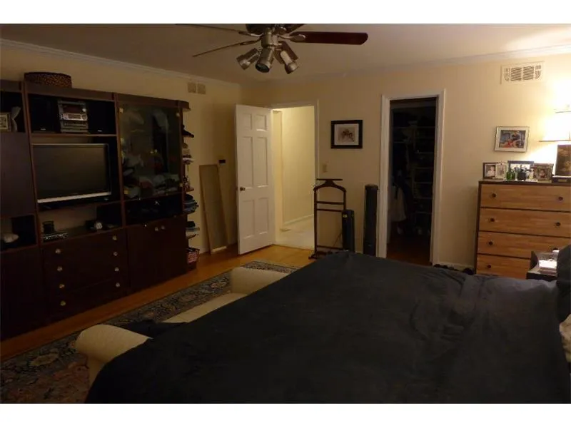 605 River Valley Road, Sandy Springs, Georgia 30328, 4 Bedrooms Bedrooms, ,3 BathroomsBathrooms,Residential,Sold,605 River Valley Road,5569239