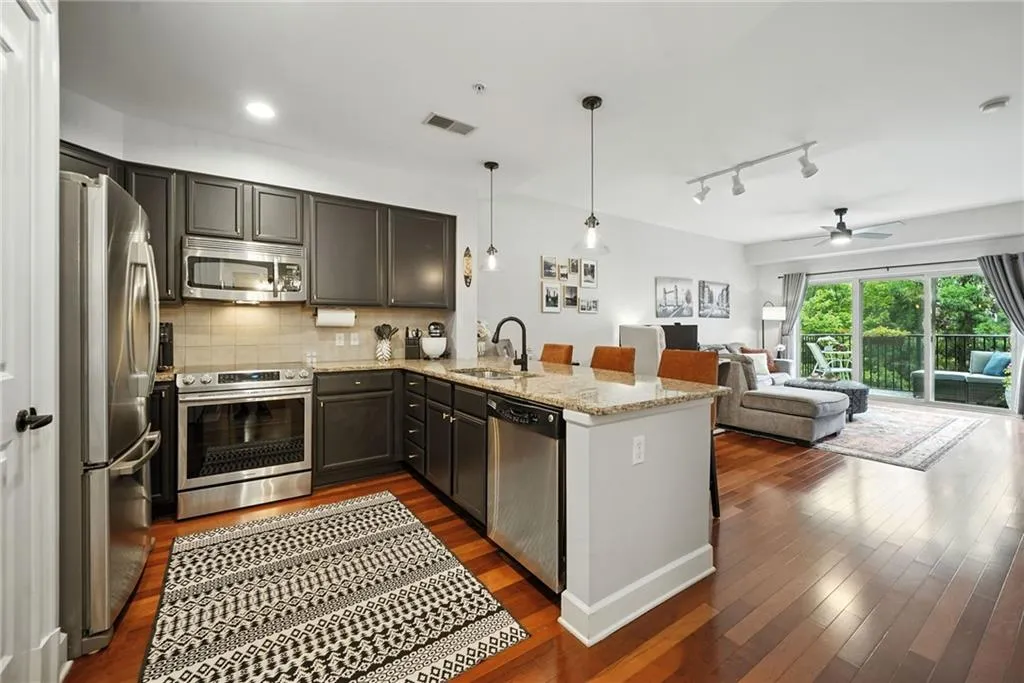 200 River Vista Drive Unit 445, Atlanta, Georgia 30339, 1 Bedroom Bedrooms, ,1 BathroomBathrooms,Residential,For Sale,200 River Vista Drive Unit 445,7626582