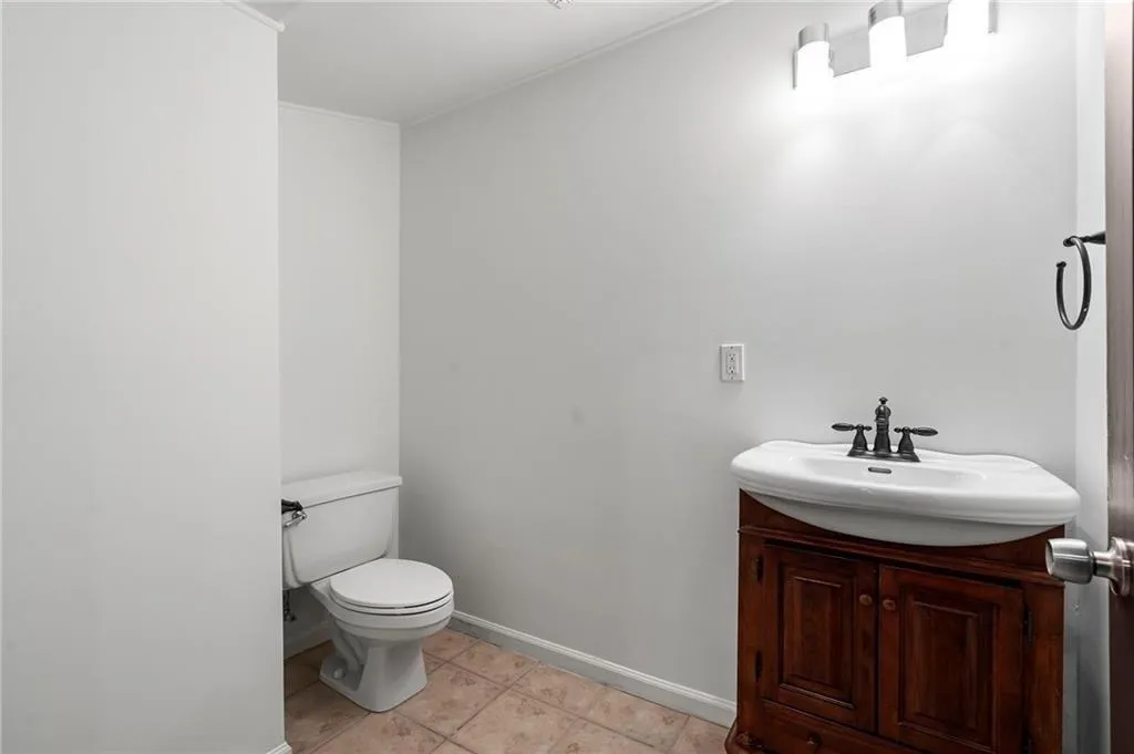 504 Dunwoody Chace, Atlanta, Georgia 30328, 3 Bedrooms Bedrooms, ,2 BathroomsBathrooms,Residential,For Sale,504 Dunwoody Chace,7696642