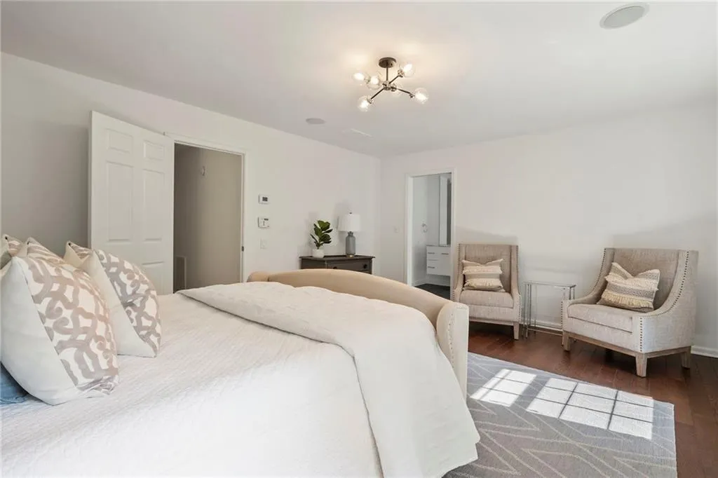 504 Dunwoody Chace, Atlanta, Georgia 30328, 3 Bedrooms Bedrooms, ,2 BathroomsBathrooms,Residential,For Sale,504 Dunwoody Chace,7696642