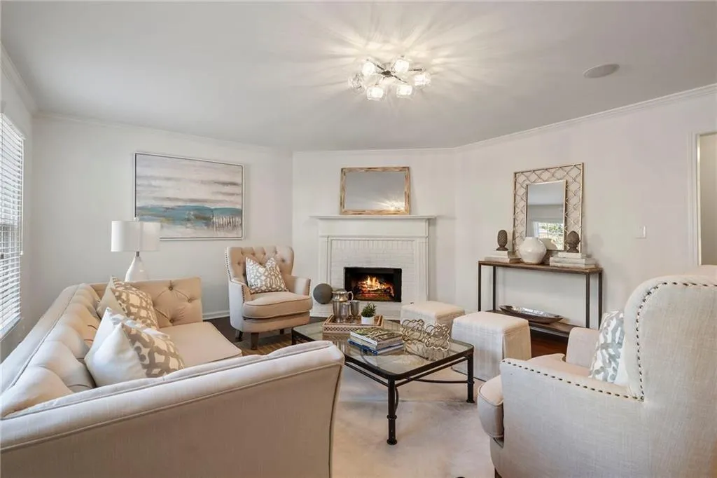 504 Dunwoody Chace, Atlanta, Georgia 30328, 3 Bedrooms Bedrooms, ,2 BathroomsBathrooms,Residential,For Sale,504 Dunwoody Chace,7696642