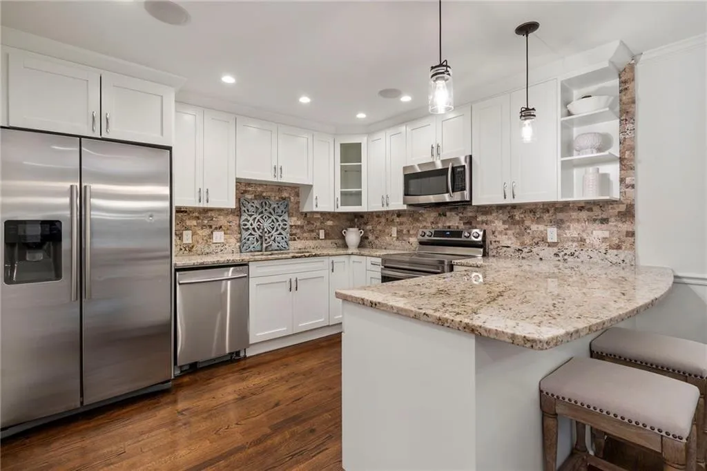 504 Dunwoody Chace, Atlanta, Georgia 30328, 3 Bedrooms Bedrooms, ,2 BathroomsBathrooms,Residential,For Sale,504 Dunwoody Chace,7696642