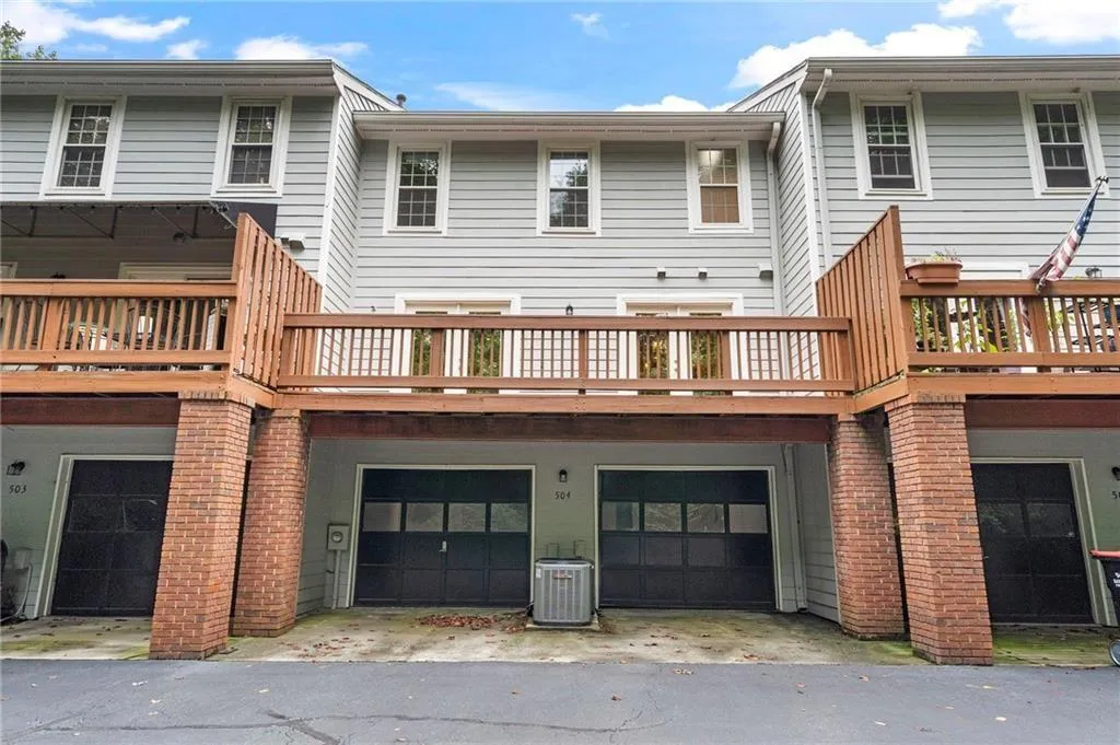 504 Dunwoody Chace, Atlanta, Georgia 30328, 3 Bedrooms Bedrooms, ,2 BathroomsBathrooms,Residential,For Sale,504 Dunwoody Chace,7696642
