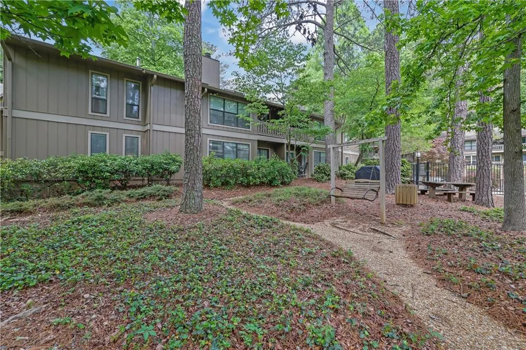 8740 Roswell Road Unit 10b, Atlanta, Georgia 30350, 3 Bedrooms Bedrooms, ,2 BathroomsBathrooms,Residential,For Sale,8740 Roswell Road Unit 10b,7762546