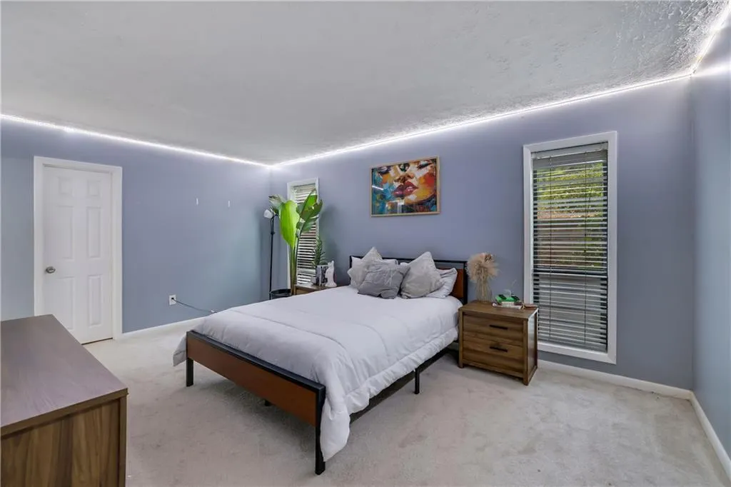 8740 Roswell Road Unit 10b, Atlanta, Georgia 30350, 3 Bedrooms Bedrooms, ,2 BathroomsBathrooms,Residential,For Sale,8740 Roswell Road Unit 10b,7762546