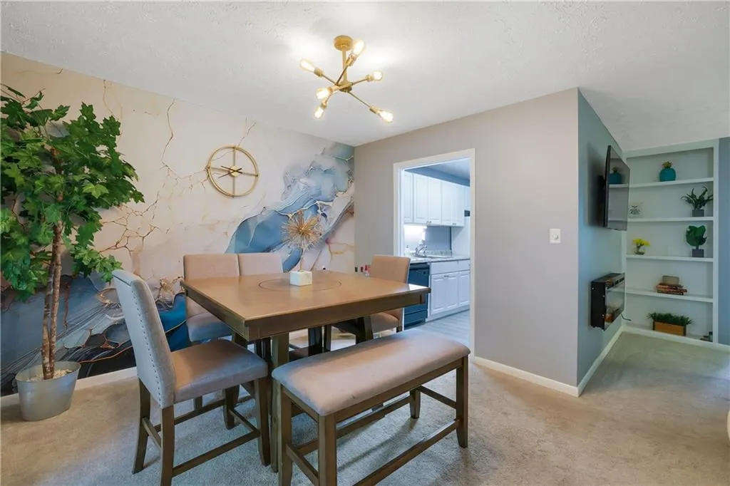 8740 Roswell Road Unit 10b, Atlanta, Georgia 30350, 3 Bedrooms Bedrooms, ,2 BathroomsBathrooms,Residential,For Sale,8740 Roswell Road Unit 10b,7762546