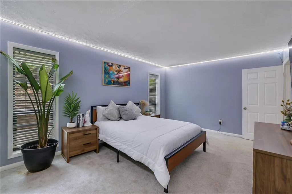 8740 Roswell Road Unit 10b, Atlanta, Georgia 30350, 3 Bedrooms Bedrooms, ,2 BathroomsBathrooms,Residential,For Sale,8740 Roswell Road Unit 10b,7762546
