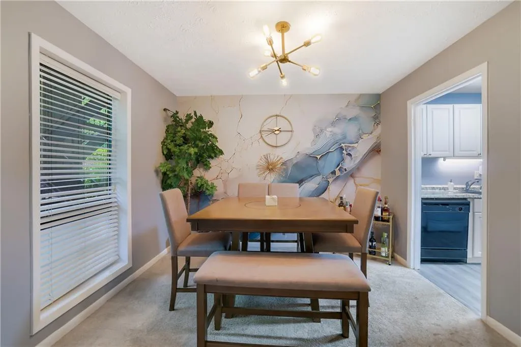 8740 Roswell Road Unit 10b, Atlanta, Georgia 30350, 3 Bedrooms Bedrooms, ,2 BathroomsBathrooms,Residential,For Sale,8740 Roswell Road Unit 10b,7762546