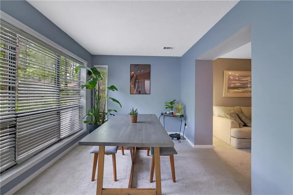 8740 Roswell Road Unit 10b, Atlanta, Georgia 30350, 3 Bedrooms Bedrooms, ,2 BathroomsBathrooms,Residential,For Sale,8740 Roswell Road Unit 10b,7762546