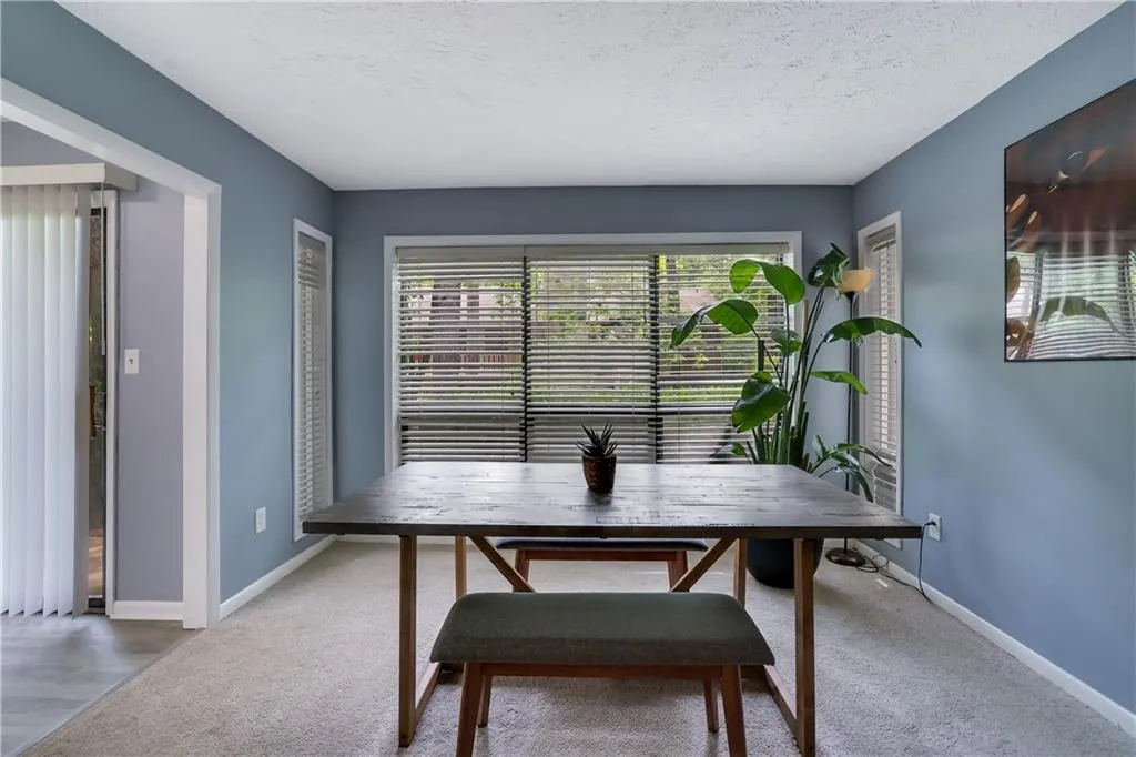 8740 Roswell Road Unit 10b, Atlanta, Georgia 30350, 3 Bedrooms Bedrooms, ,2 BathroomsBathrooms,Residential,For Sale,8740 Roswell Road Unit 10b,7762546