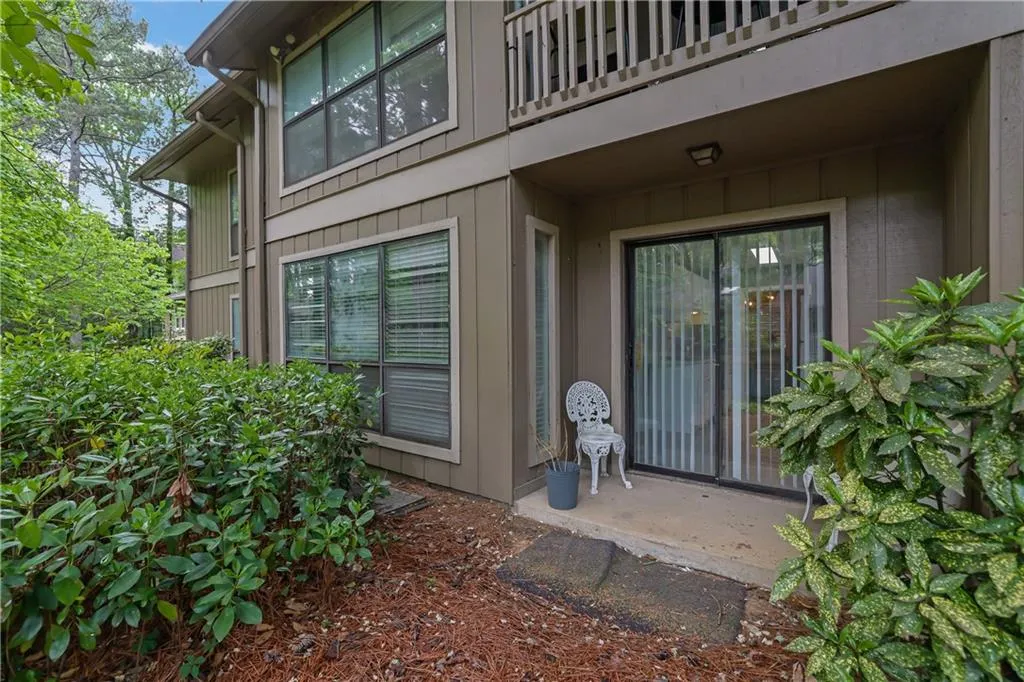 8740 Roswell Road Unit 10b, Atlanta, Georgia 30350, 3 Bedrooms Bedrooms, ,2 BathroomsBathrooms,Residential,For Sale,8740 Roswell Road Unit 10b,7762546