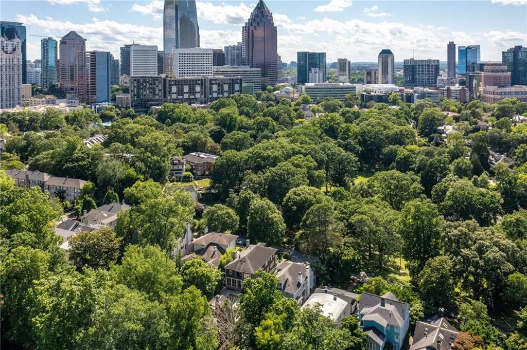 21 Barksdale Drive Ne, Atlanta, Georgia 30309, 4 Bedrooms Bedrooms, ,4 BathroomsBathrooms,Residential,For Sale,21 Barksdale Drive Ne,7665011