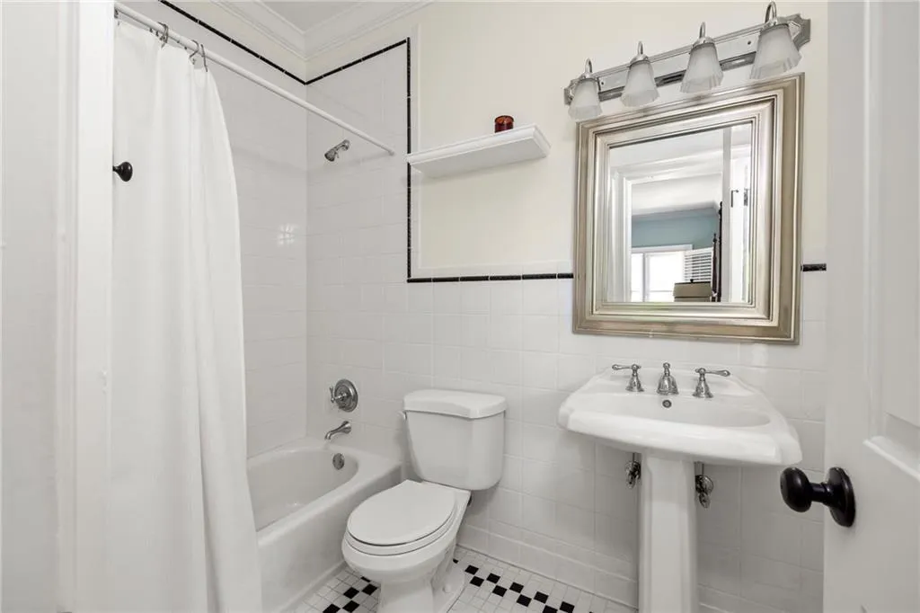 21 Barksdale Drive Ne, Atlanta, Georgia 30309, 4 Bedrooms Bedrooms, ,4 BathroomsBathrooms,Residential,For Sale,21 Barksdale Drive Ne,7665011