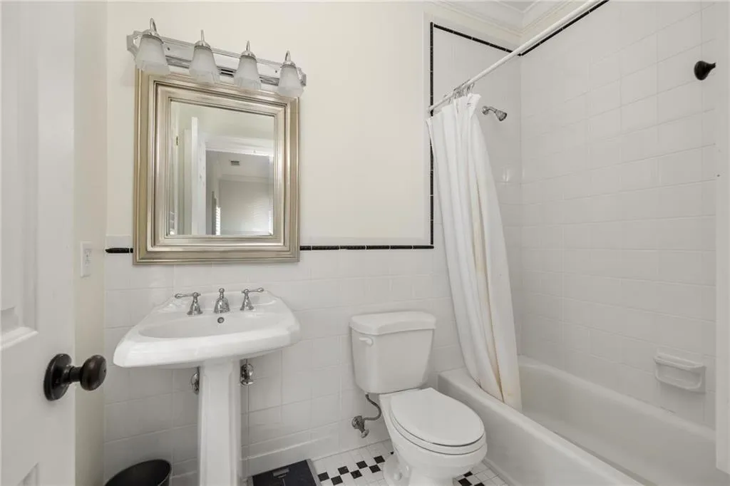 21 Barksdale Drive Ne, Atlanta, Georgia 30309, 4 Bedrooms Bedrooms, ,4 BathroomsBathrooms,Residential,For Sale,21 Barksdale Drive Ne,7665011