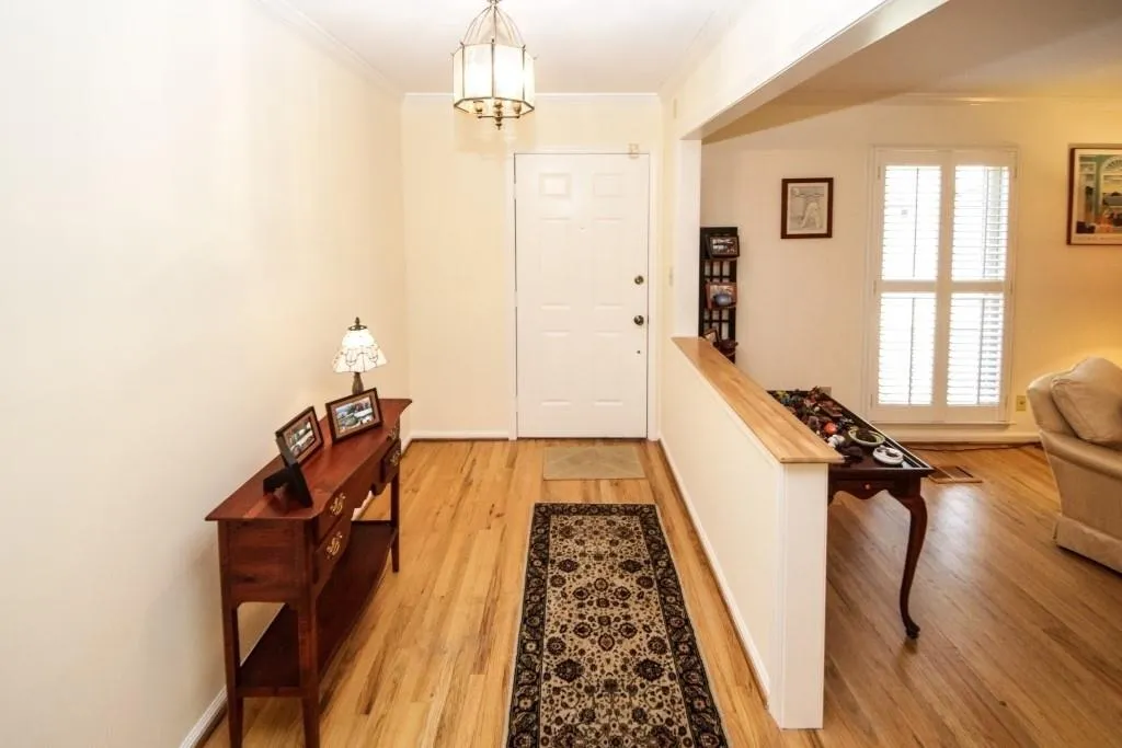 223 The South Chace, Sandy Springs, Georgia 30328, 3 Bedrooms Bedrooms, ,2 BathroomsBathrooms,Residential,Sold,223 The South Chace,6523974