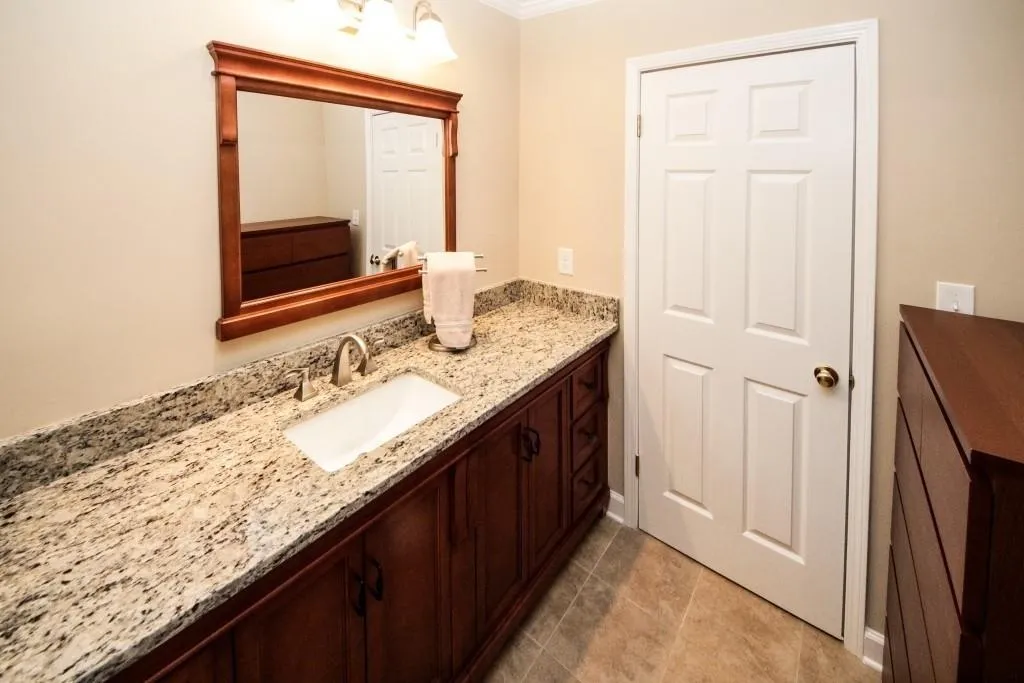 223 The South Chace, Sandy Springs, Georgia 30328, 3 Bedrooms Bedrooms, ,2 BathroomsBathrooms,Residential,Sold,223 The South Chace,6523974
