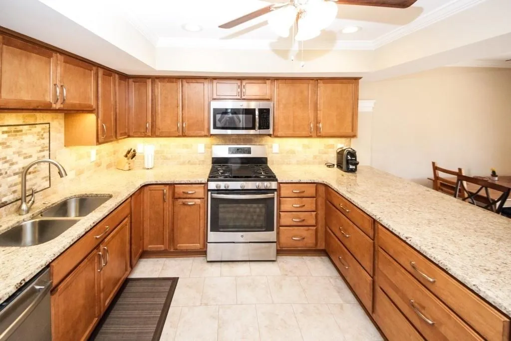 223 The South Chace, Sandy Springs, Georgia 30328, 3 Bedrooms Bedrooms, ,2 BathroomsBathrooms,Residential,Sold,223 The South Chace,6523974