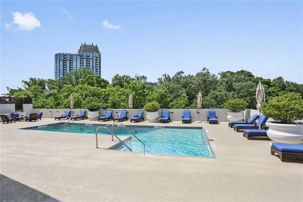 2828 Peachtree Road Nw Unit 2402, Atlanta, Georgia 30305, 2 Bedrooms Bedrooms, 0 ,2 BathroomsBathrooms,Residential,For Sale,2828 Peachtree Road Nw Unit 2402,7791120