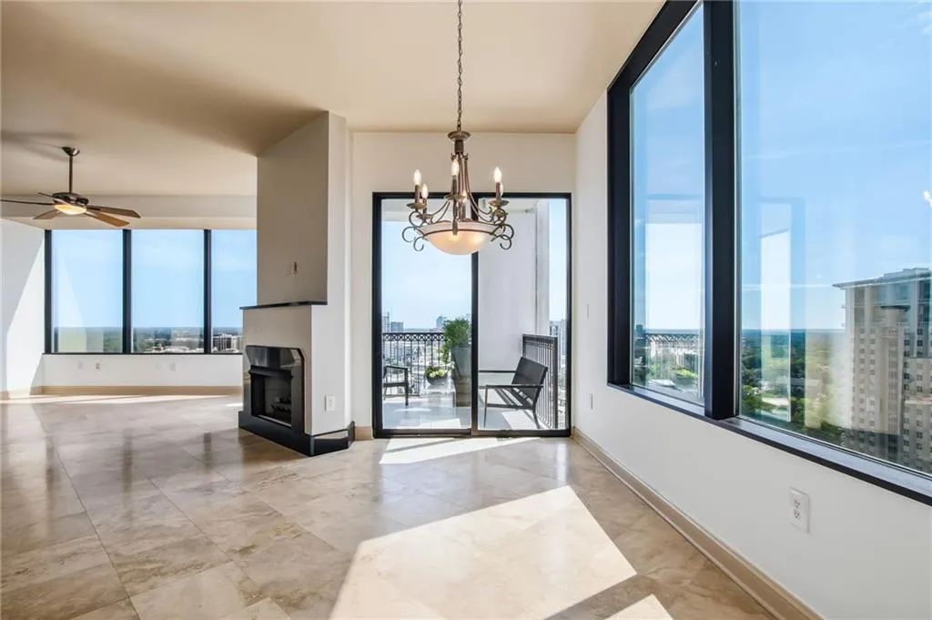 2828 Peachtree Road Nw Unit 2402, Atlanta, Georgia 30305, 2 Bedrooms Bedrooms, 0 ,2 BathroomsBathrooms,Residential,For Sale,2828 Peachtree Road Nw Unit 2402,7791120