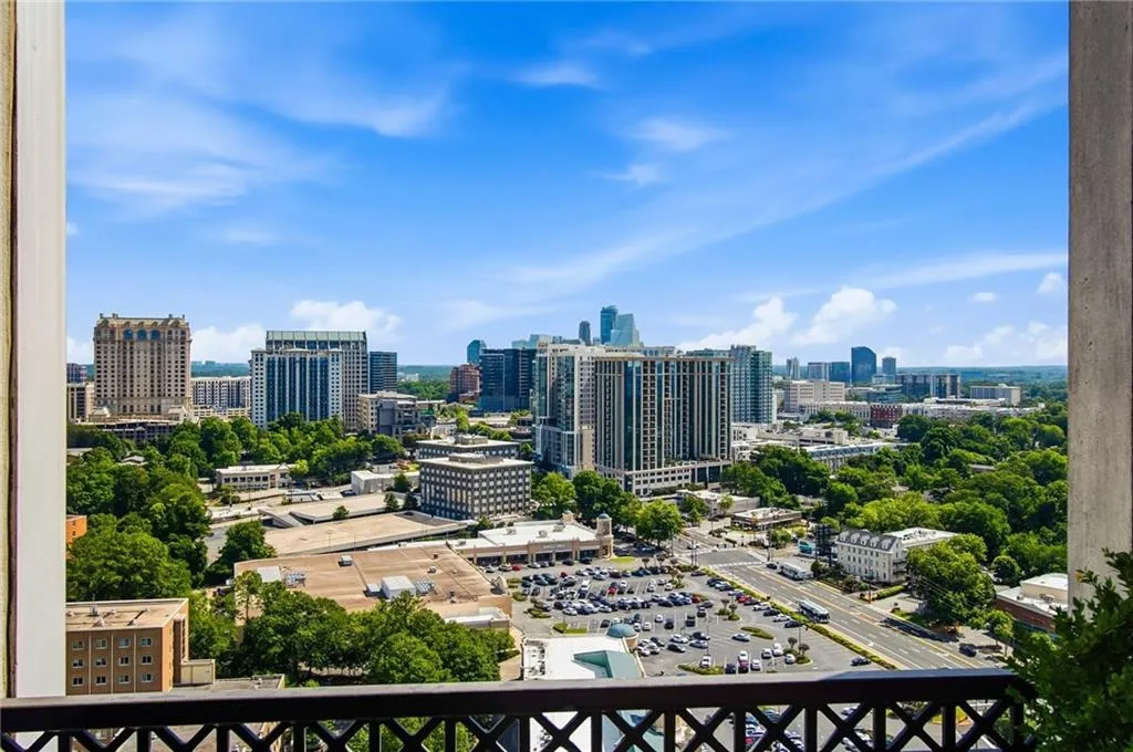 2828 Peachtree Road Nw Unit 2402, Atlanta, Georgia 30305, 2 Bedrooms Bedrooms, 0 ,2 BathroomsBathrooms,Residential,For Sale,2828 Peachtree Road Nw Unit 2402,7791120