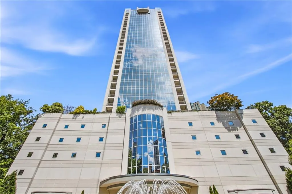 2828 Peachtree Road Nw Unit 2402, Atlanta, Georgia 30305, 2 Bedrooms Bedrooms, 0 ,2 BathroomsBathrooms,Residential,For Sale,2828 Peachtree Road Nw Unit 2402,7791120