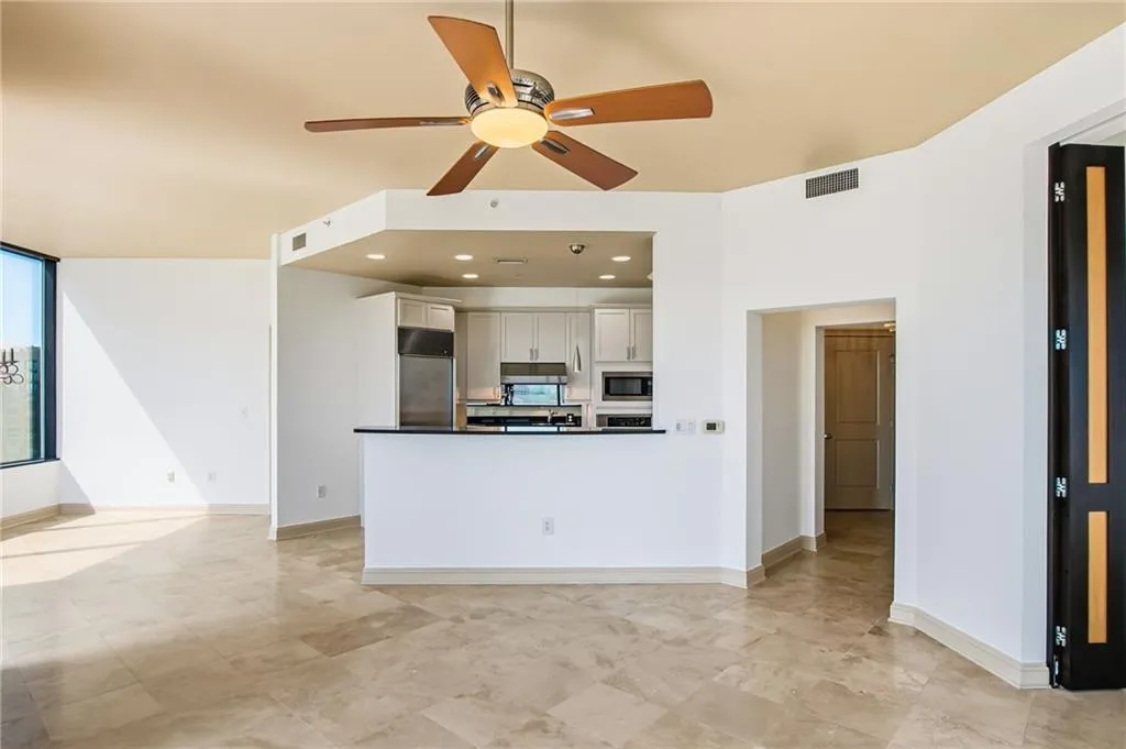 2828 Peachtree Road Nw Unit 2402, Atlanta, Georgia 30305, 2 Bedrooms Bedrooms, 0 ,2 BathroomsBathrooms,Residential,For Sale,2828 Peachtree Road Nw Unit 2402,7791120