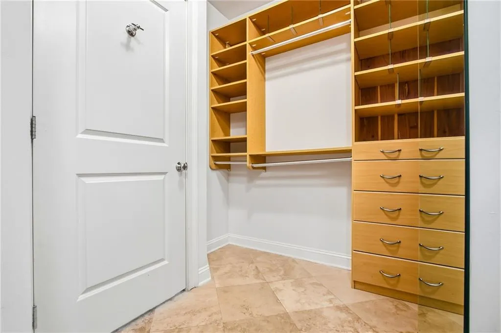 2828 Peachtree Road Nw Unit 2402, Atlanta, Georgia 30305, 2 Bedrooms Bedrooms, 0 ,2 BathroomsBathrooms,Residential,For Sale,2828 Peachtree Road Nw Unit 2402,7791120