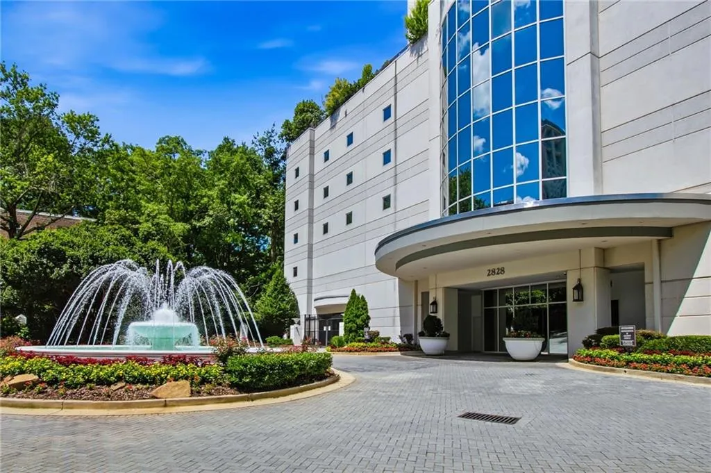 2828 Peachtree Road Nw Unit 2402, Atlanta, Georgia 30305, 2 Bedrooms Bedrooms, 0 ,2 BathroomsBathrooms,Residential,For Sale,2828 Peachtree Road Nw Unit 2402,7791120