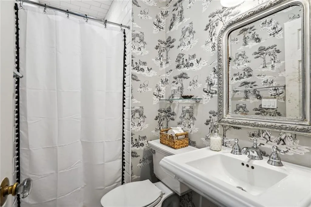 527 Brentwood Drive Ne, Atlanta, Georgia 30305, 4 Bedrooms Bedrooms, ,3 BathroomsBathrooms,Residential,For Sale,527 Brentwood Drive Ne,7612058