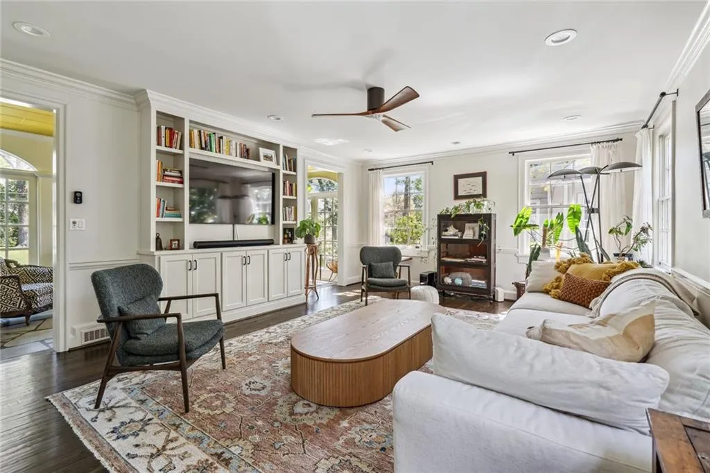 527 Brentwood Drive Ne, Atlanta, Georgia 30305, 4 Bedrooms Bedrooms, ,3 BathroomsBathrooms,Residential,For Sale,527 Brentwood Drive Ne,7612058
